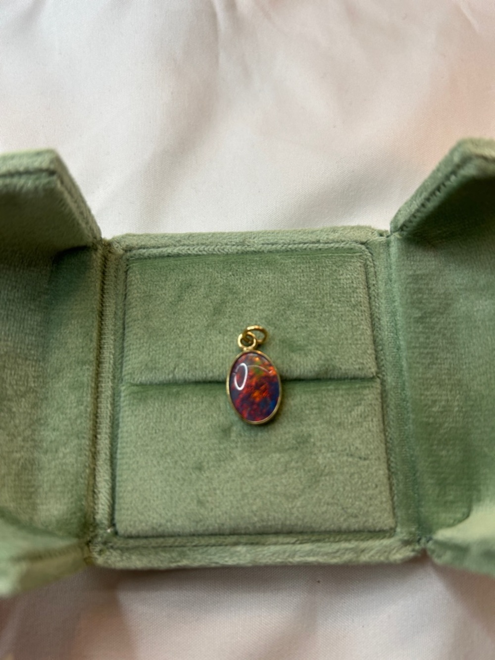 9k Solid Gold Opal Pendant